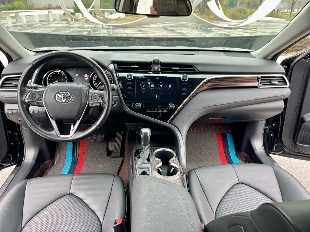 Toyota Camry 2020 — фото 11