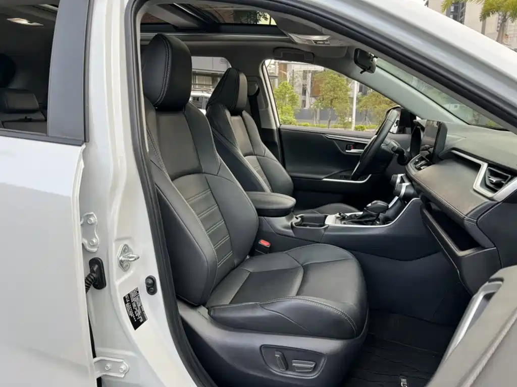 Toyota Wildlander 2023 — фото 23