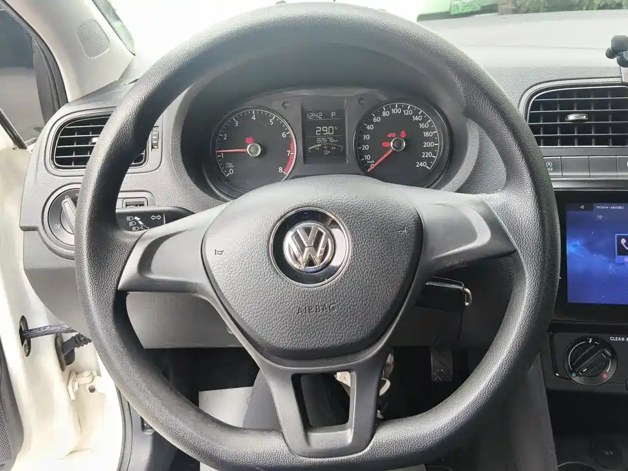 Volkswagen Polo 2018 — фото 15