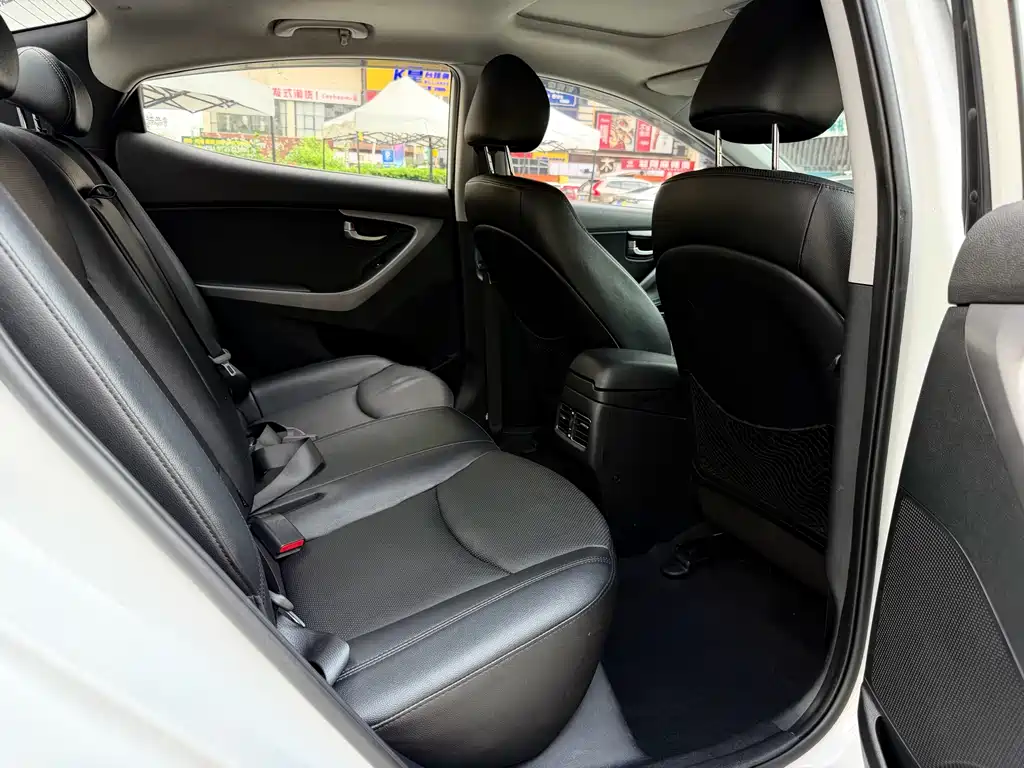 Hyundai Elantra Langdong 2016 — фото 11