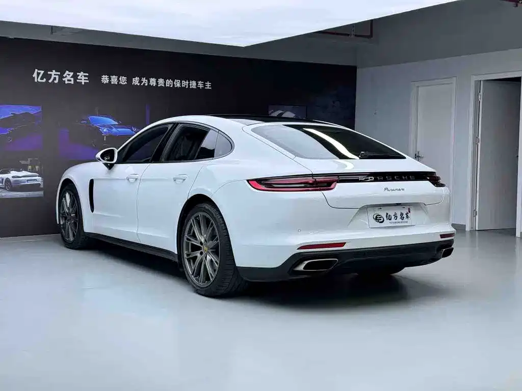 Porsche Panamera 2018 — фото 12