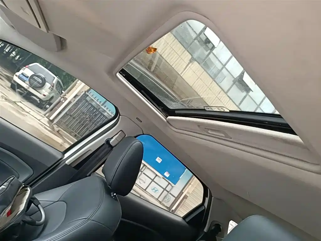 Ford Ecosport 2015 — фото 18