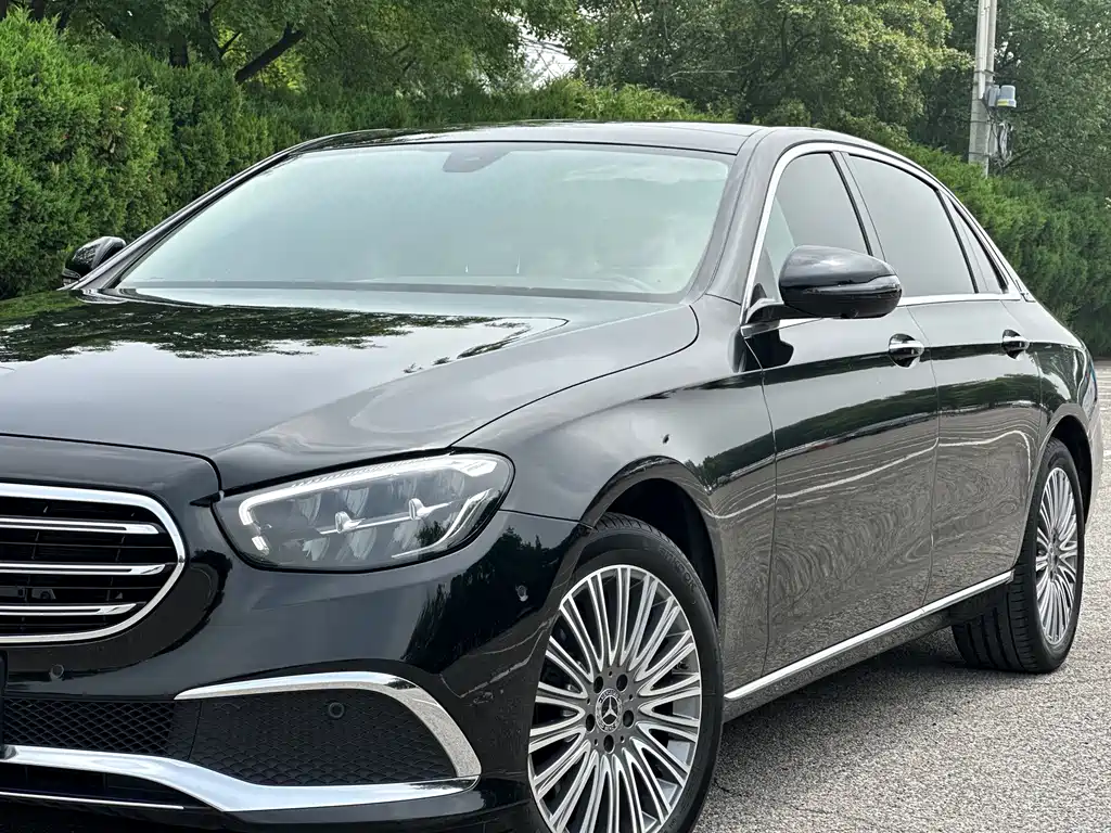 Mercedes-Benz E-Class 2022