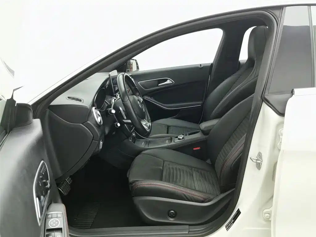 Mercedes-Benz CLA 2016 — фото 10