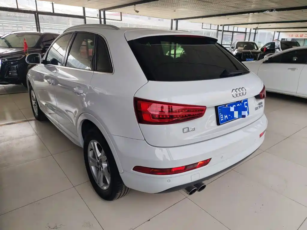 Audi Q3 2019 — фото 23