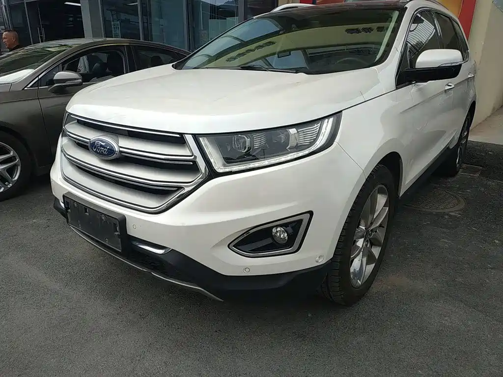 Ford Edge 2018 — фото 18