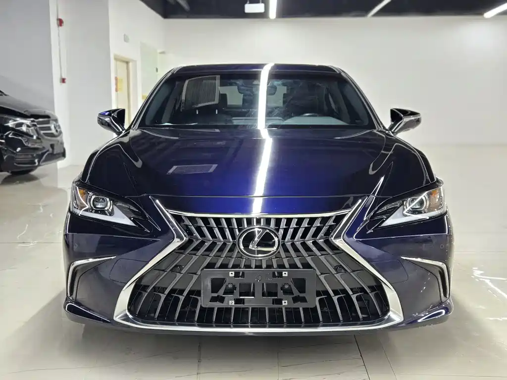 Lexus ES 2022 — фото 2