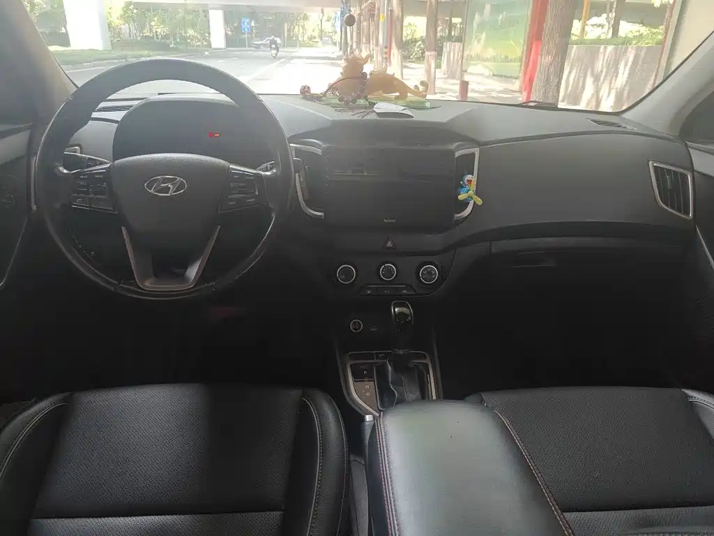 Hyundai ix25 2016 — фото 10