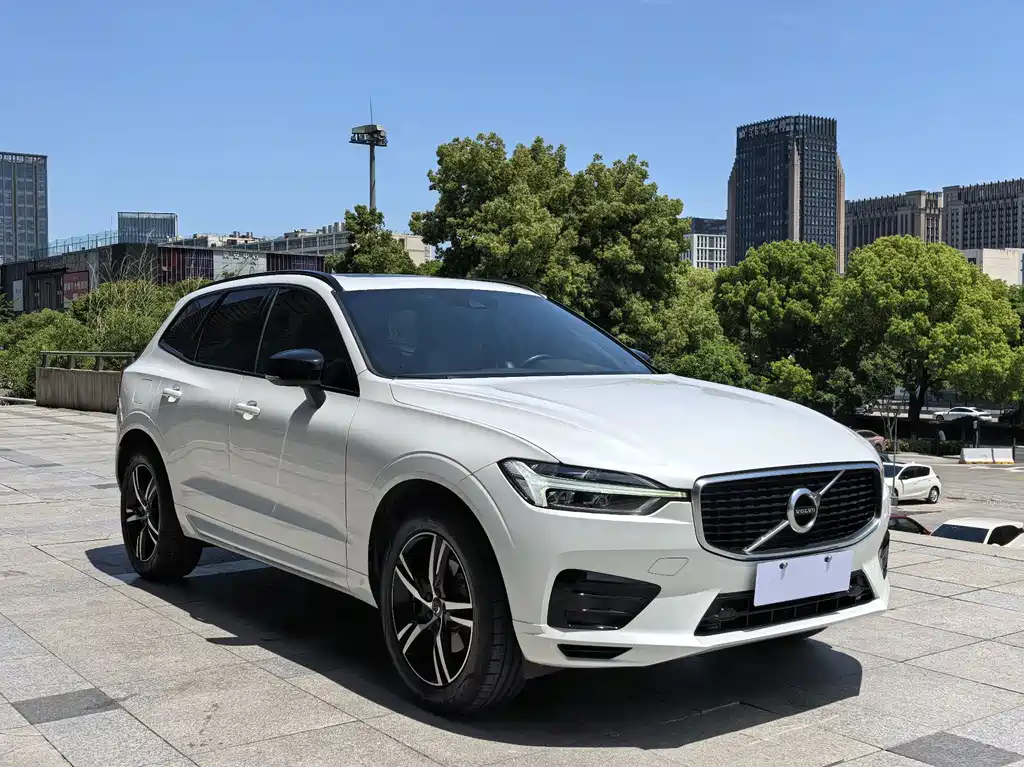 Volvo XC60 2019 — фото 3