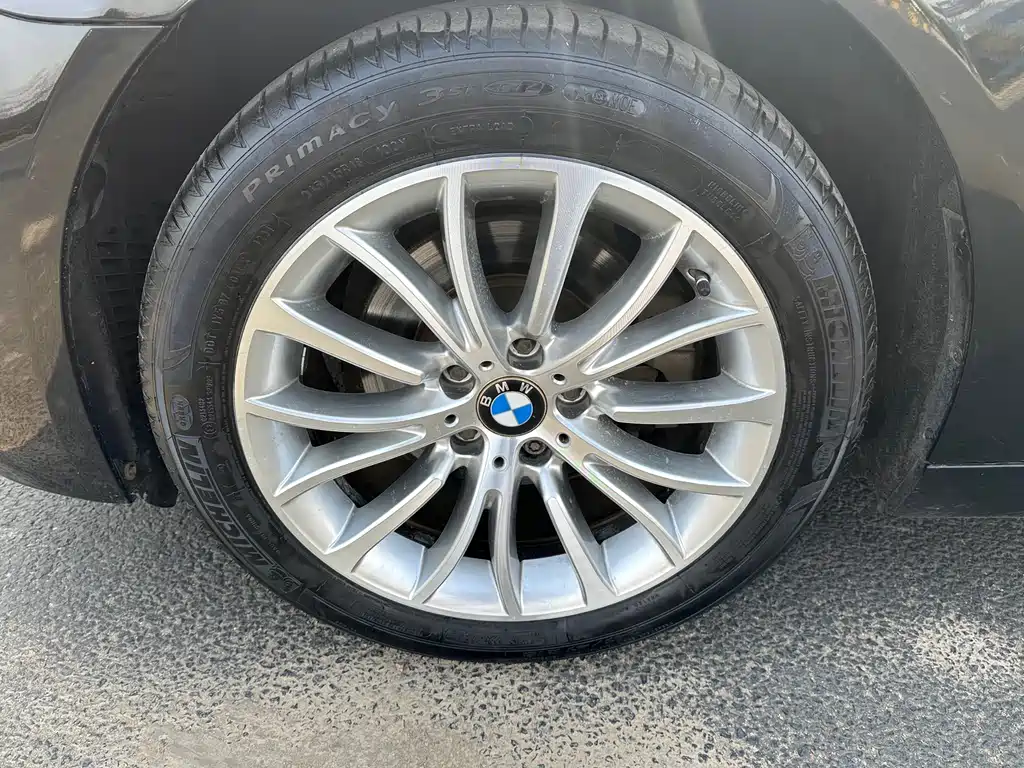 BMW 5 Series 2014 — фото 16