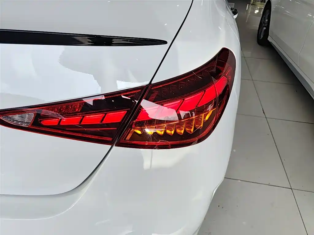 Mercedes-Benz C-Class 2023 — фото 8