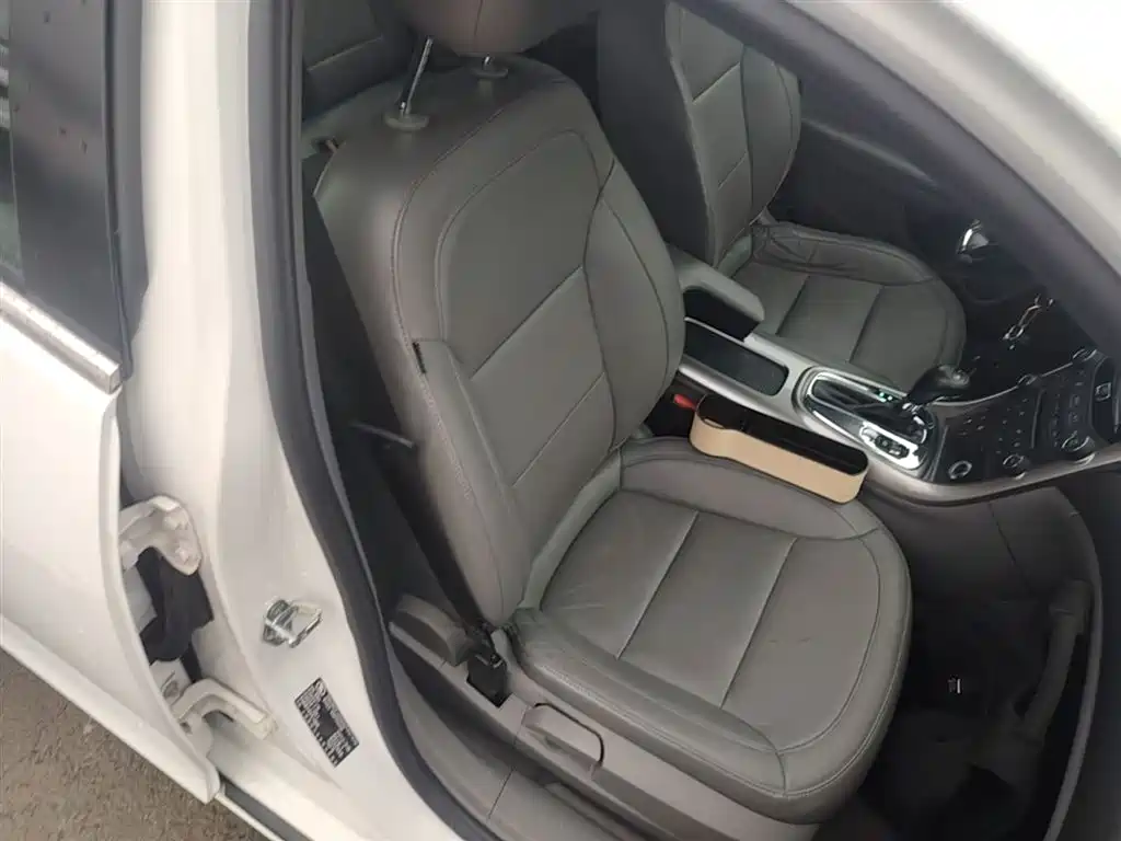 Chevrolet Malibu 2015 — фото 25