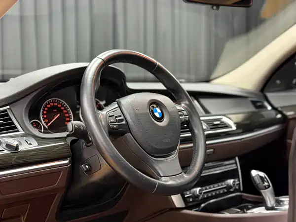 BMW 5 Series GT 2015