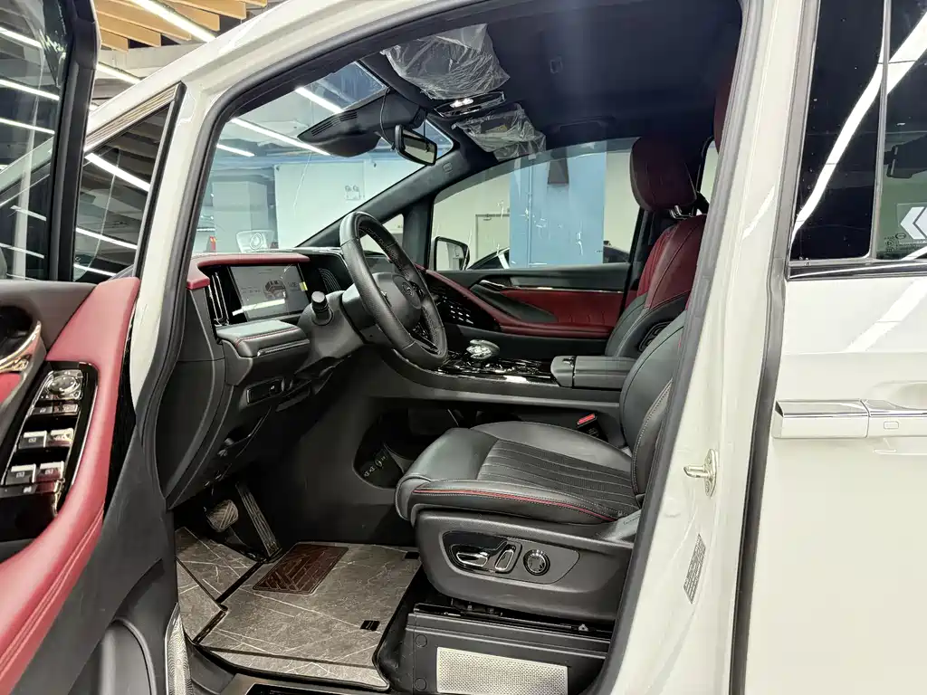 GAC Motor Trumpchi M8 2023 — фото 12