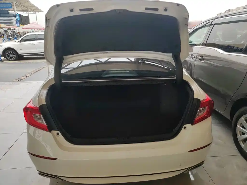 Honda Accord 2021 — фото 10
