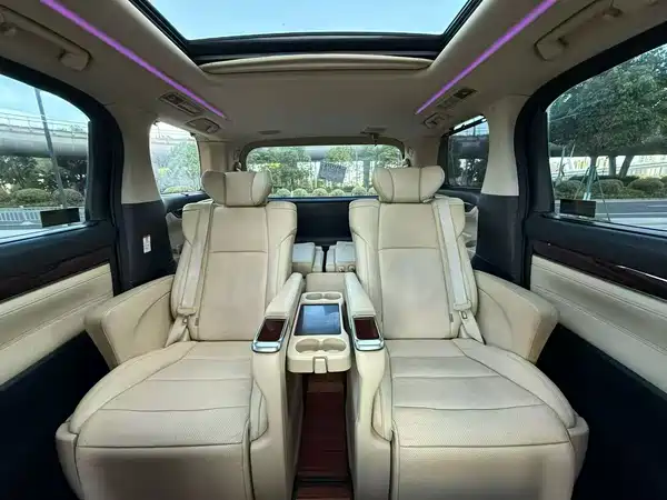 Toyota Alphard 2015