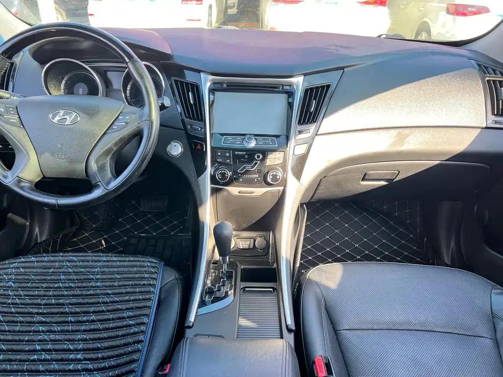 Hyundai Sonata 2016 — фото 16