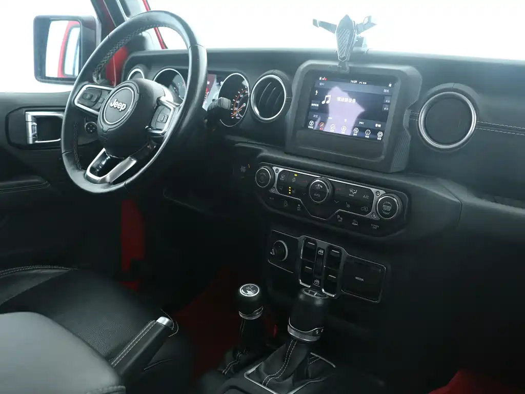 Jeep Wrangler 2021 — фото 9