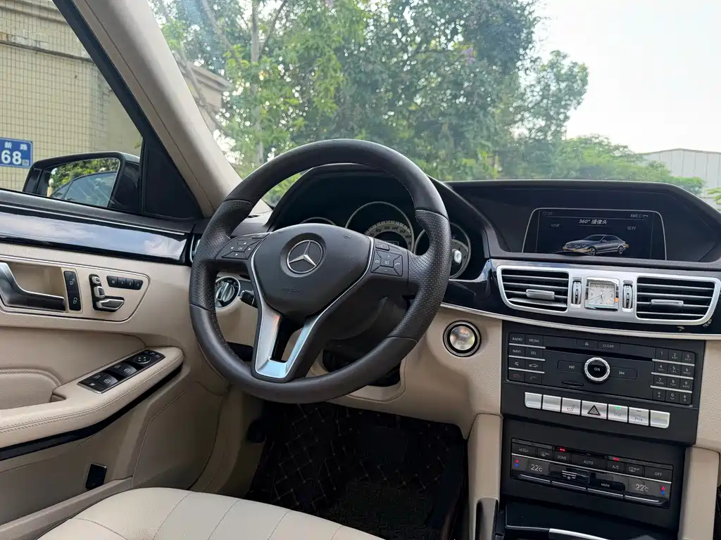 Mercedes-Benz E-Class 2015 — фото 20