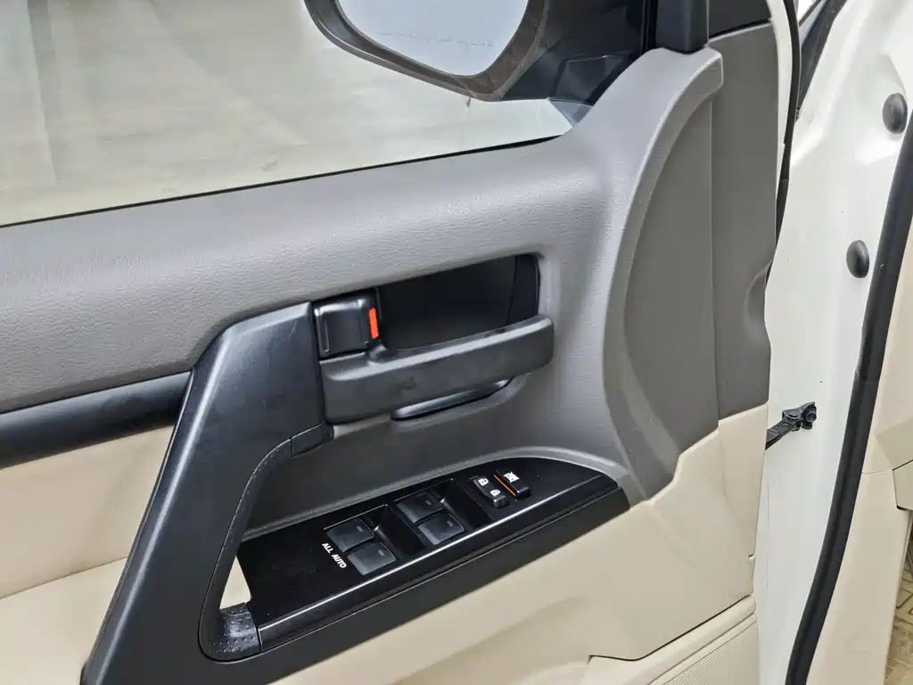 Toyota Land Cruiser 2020 — фото 11