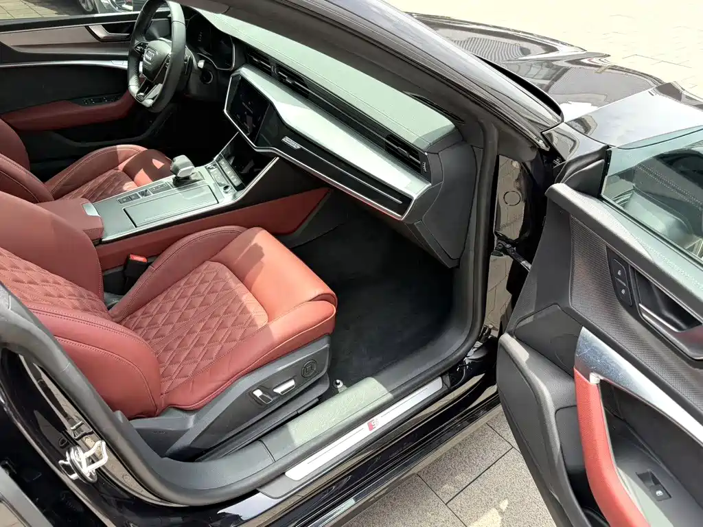 Audi A7L 2023