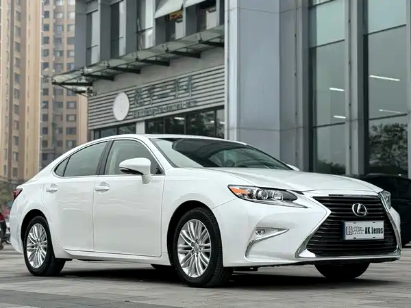 Lexus ES 2015