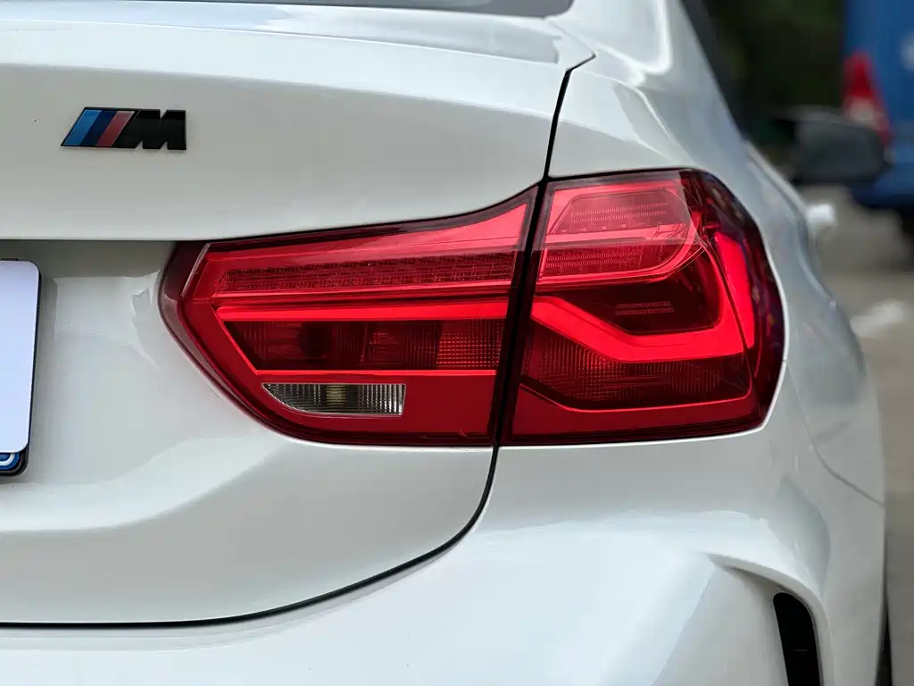 BMW 1 Series 2019 — фото 17