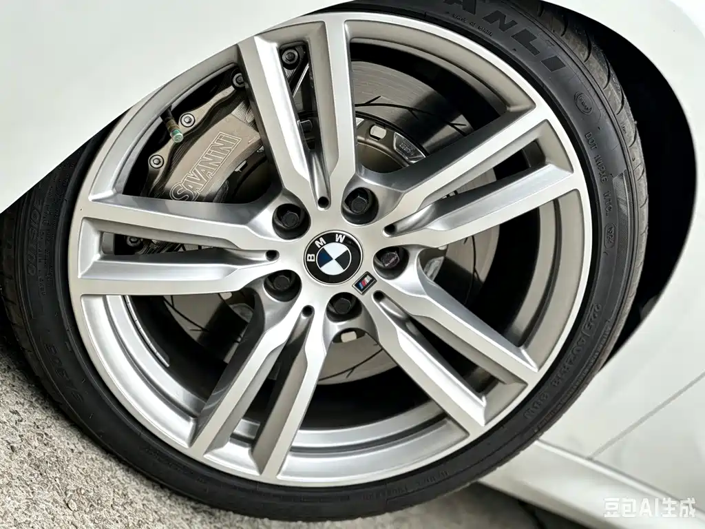 BMW 1 Series 2019 — фото 18