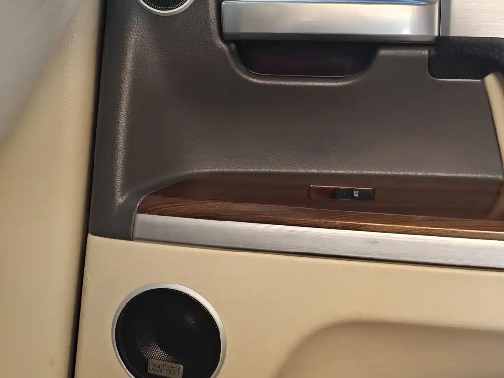 Toyota Land Cruiser 2016 — фото 16