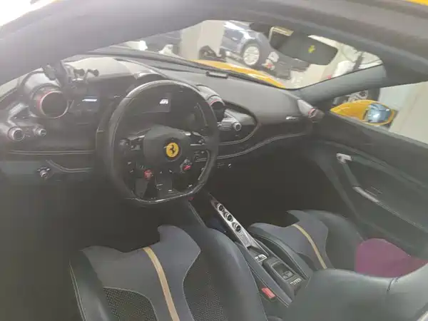 Ferrari F8 2021
