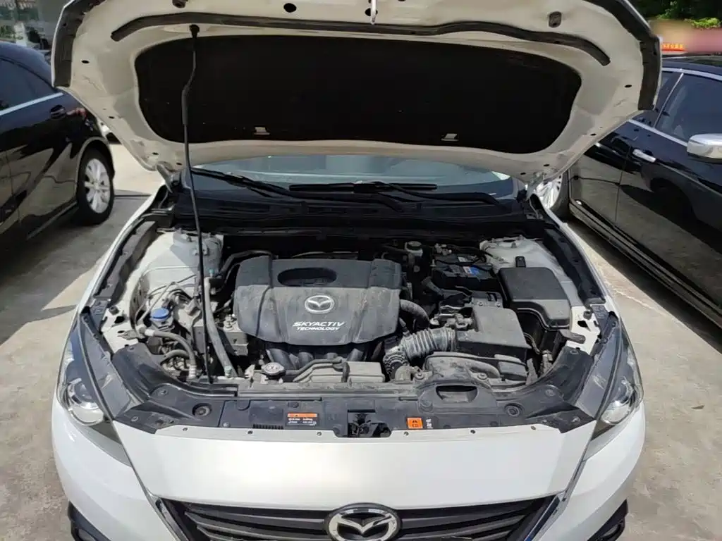 Mazda 3 Axela 2016 — фото 16