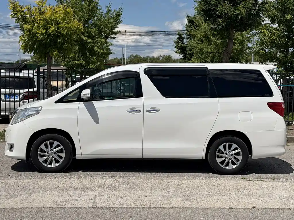 Toyota Alphard 2014 — фото 8