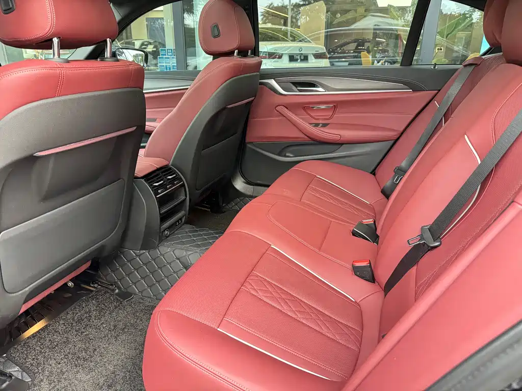 BMW 5 Series 2023 — фото 15