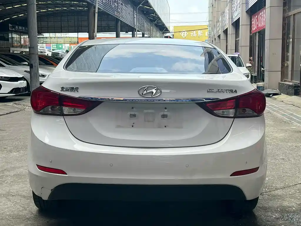 Hyundai Elantra Langdong 2016 — фото 8