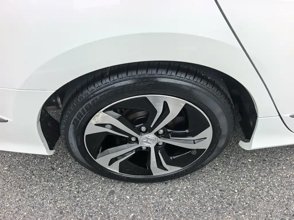 Honda Spirior 2015 — фото 22