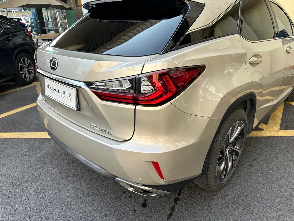 Lexus RX 2018 — фото 24