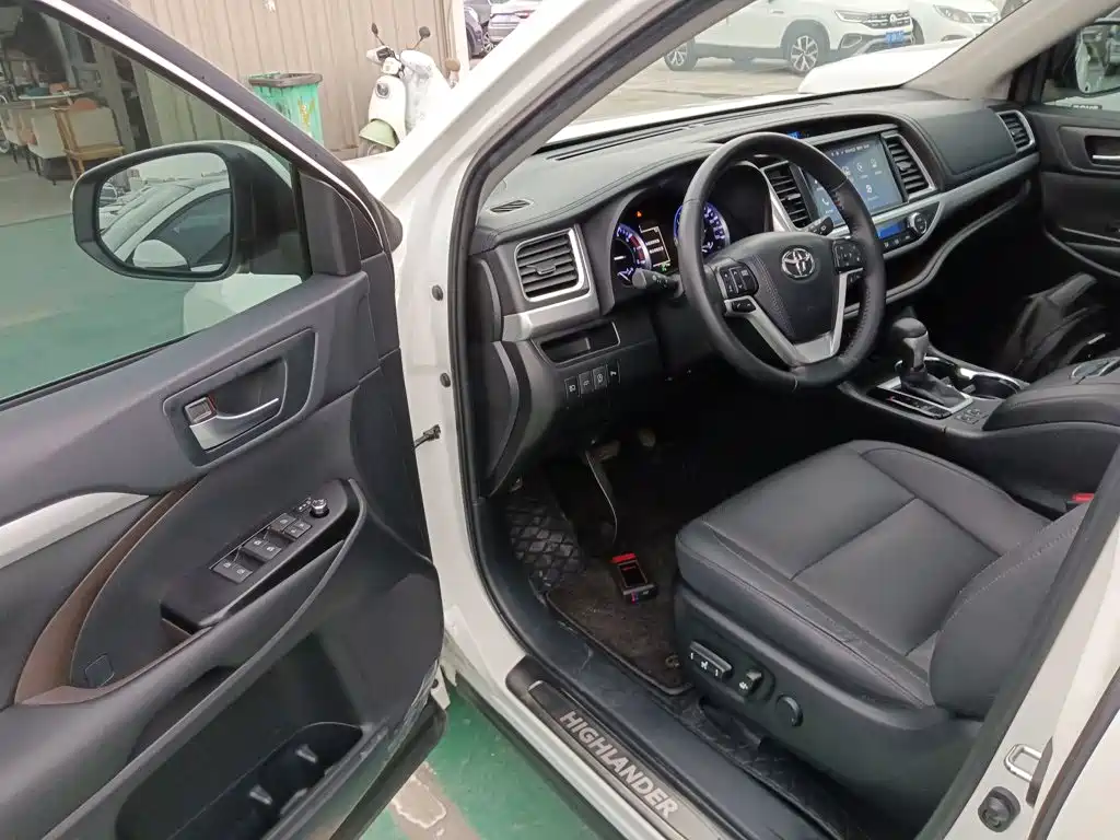 Toyota Highlander 2019 — фото 12