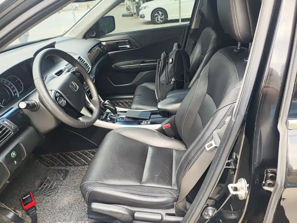 Honda Accord 2016 — фото 11