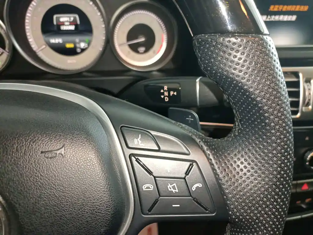 Mercedes-Benz E-Class 2015 — фото 10