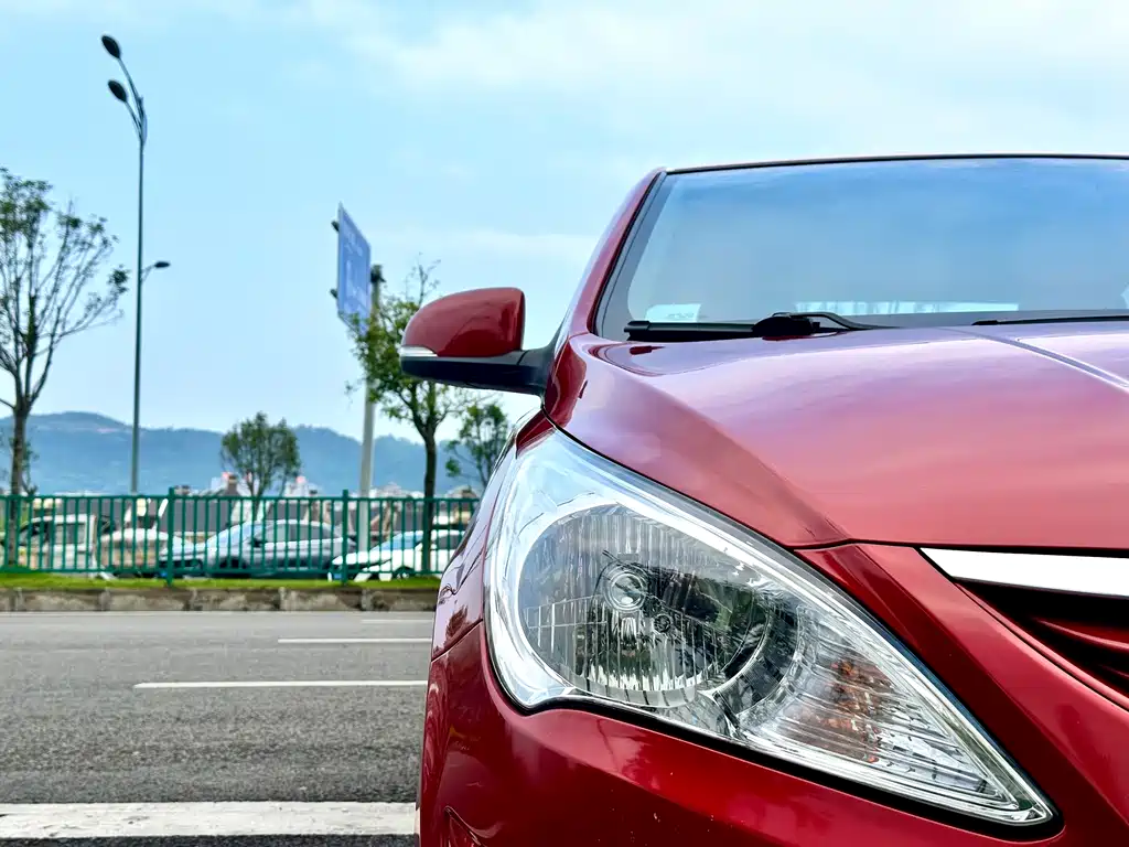 Hyundai Verna 2010 — фото 14