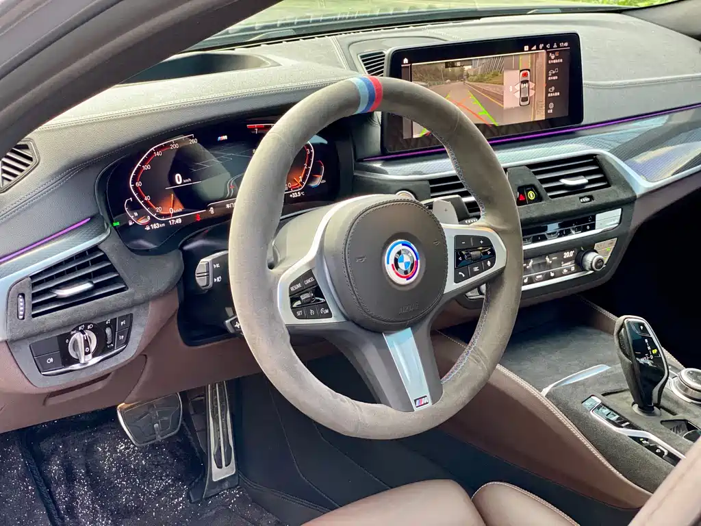 BMW 5 Series 2022 — фото 14
