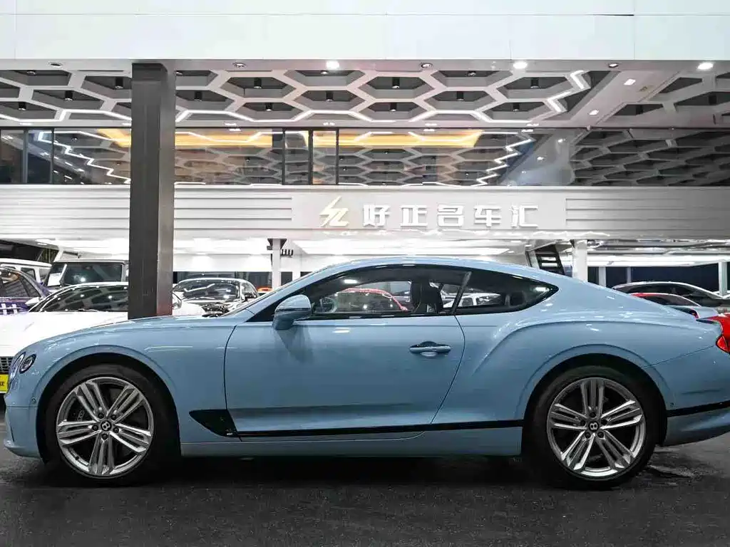 Bentley Continental 2023 — фото 2