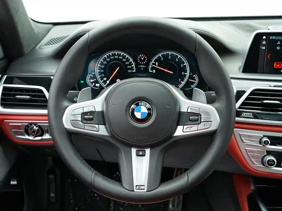 BMW 7 Series 2019 — фото 21
