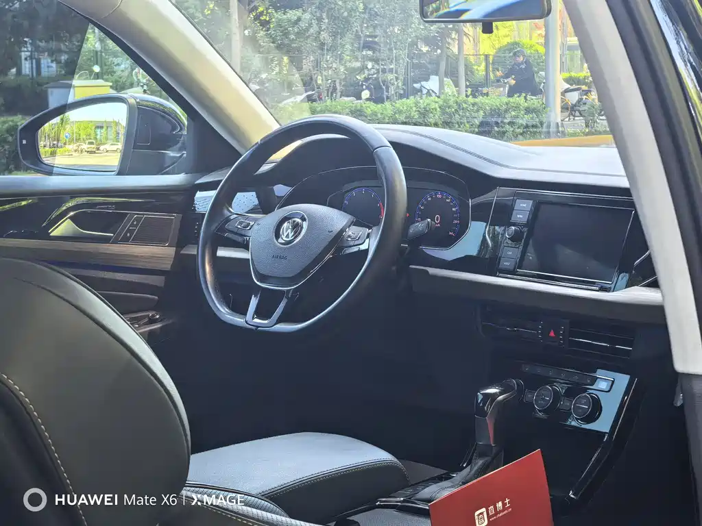 Volkswagen Passat 2019 — фото 16