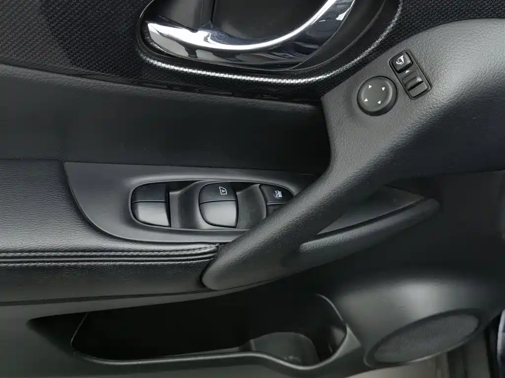Nissan X-Trail 2015 — фото 9