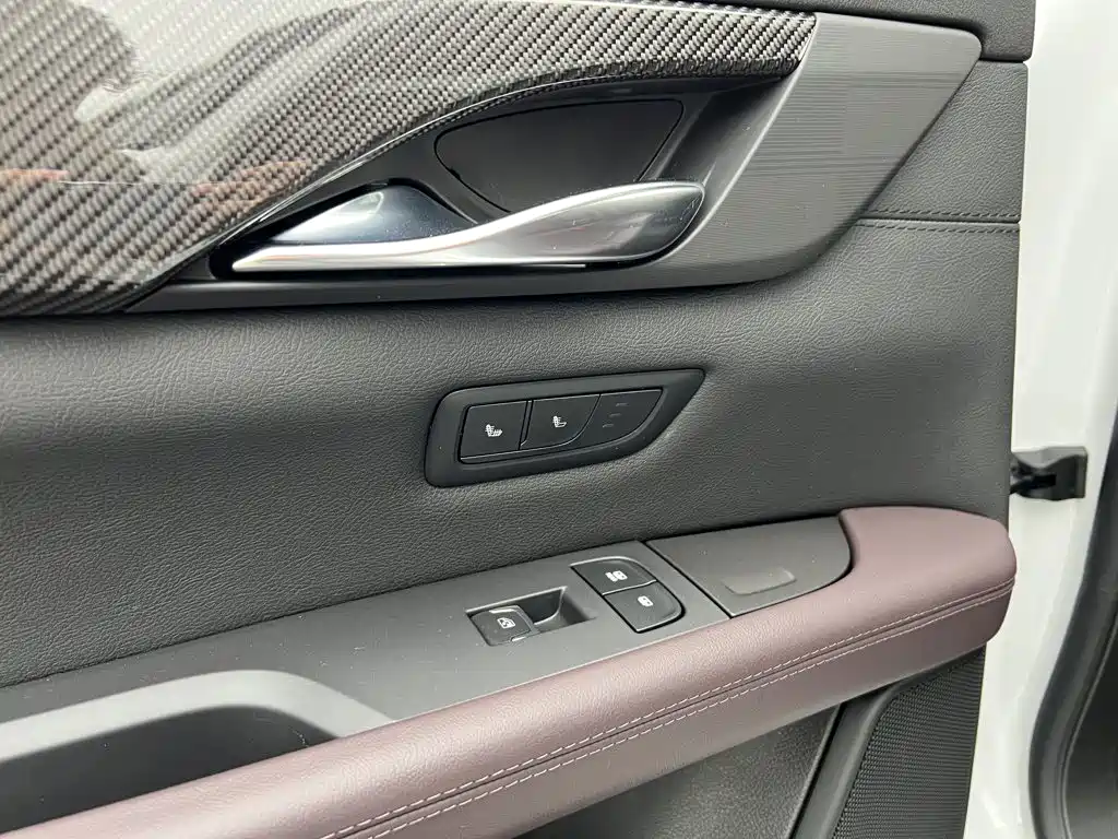 Cadillac CT6 2022 — фото 16