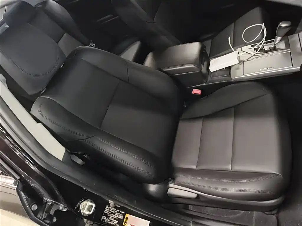 Toyota Camry 2014 — фото 17