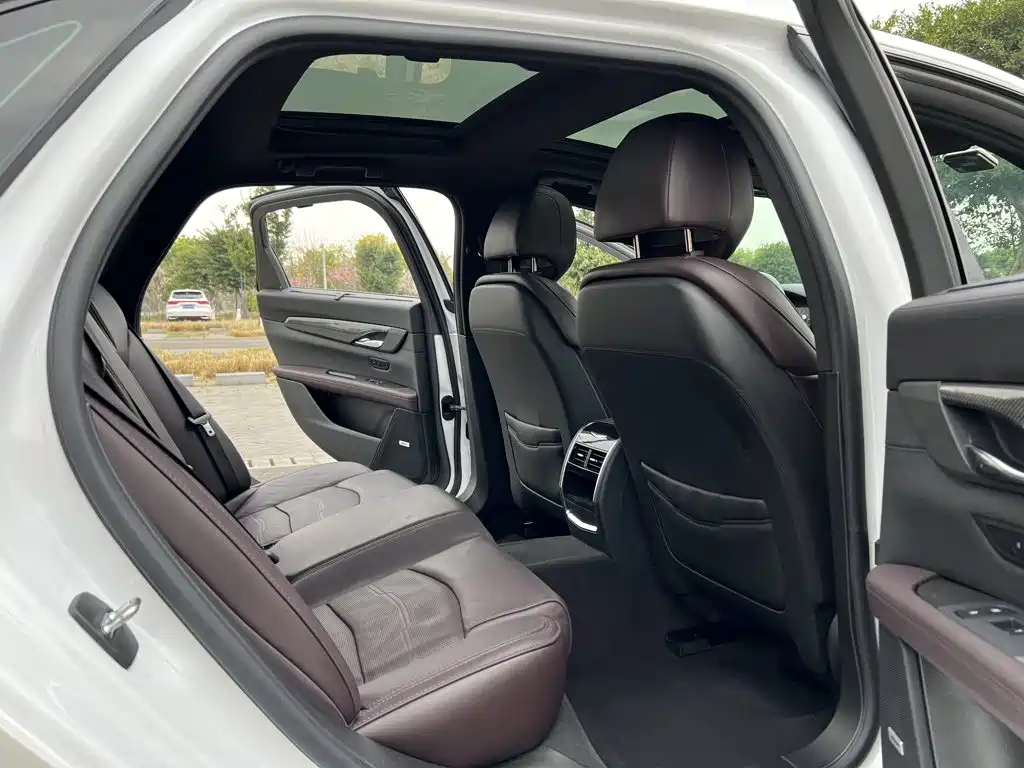 Cadillac CT6 2022 — фото 14