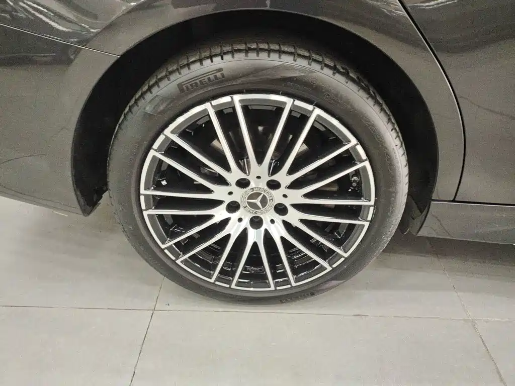 Mercedes-Benz C-Class 2023 — фото 16