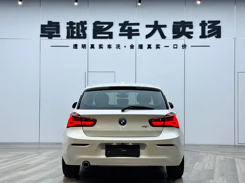 BMW 1 Series 2019 — фото 15